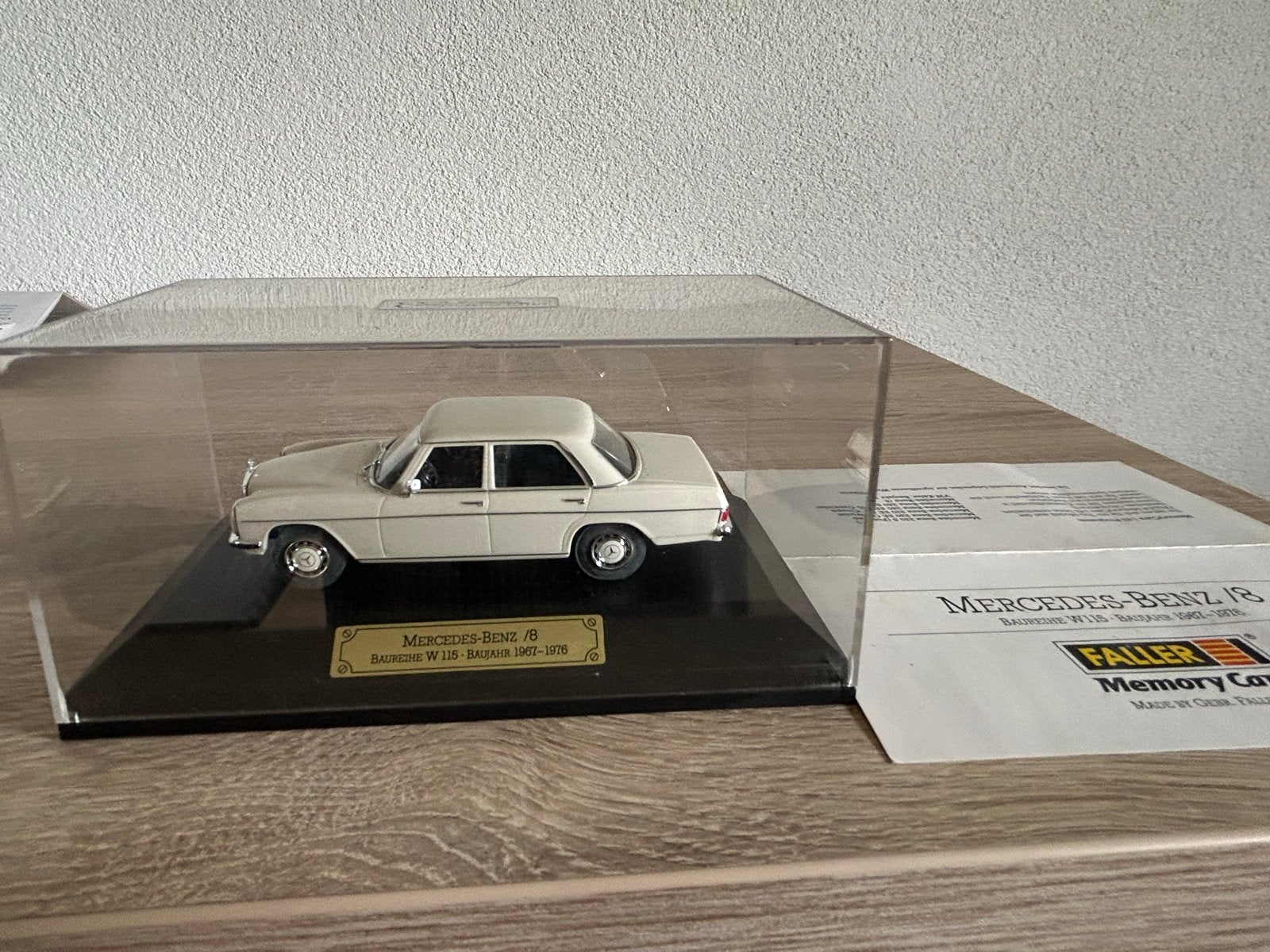 Mercedes-Benz /8 W115 schaalmodel 1:43, Ophalen of Verzenden, Zo goed als nieuw, Auto, Overige merken