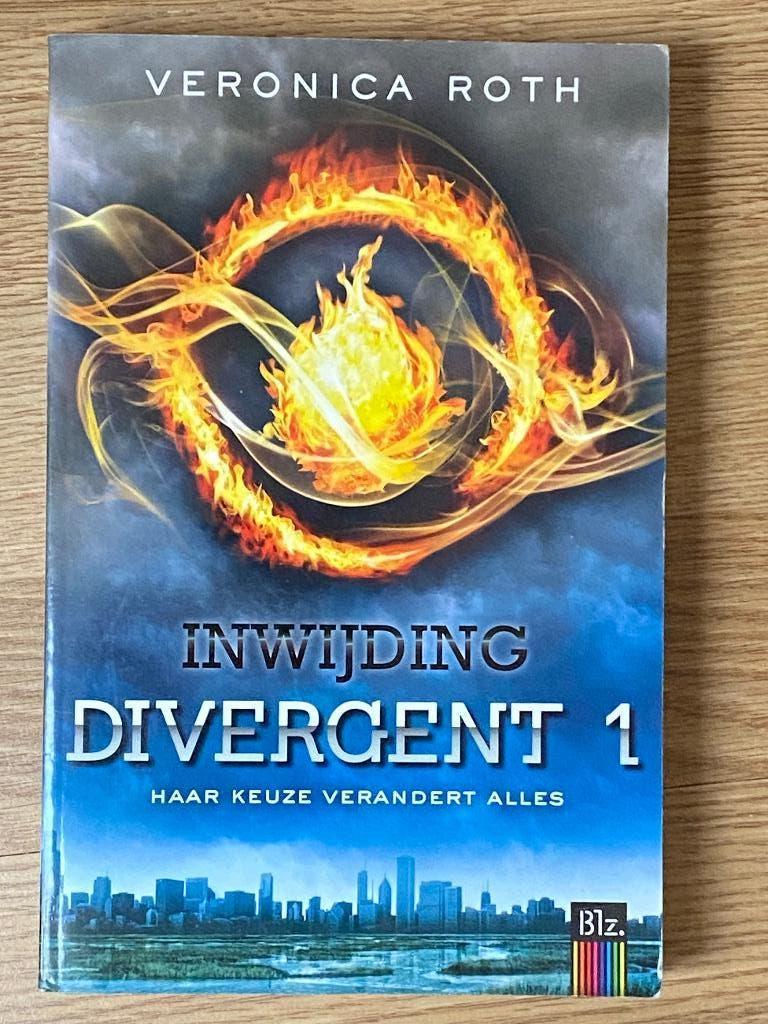 Divergent 1 - Inwijding Veronica Roth, Boeken, Ophalen, Veronica Roth, Zo goed als nieuw, Fictie