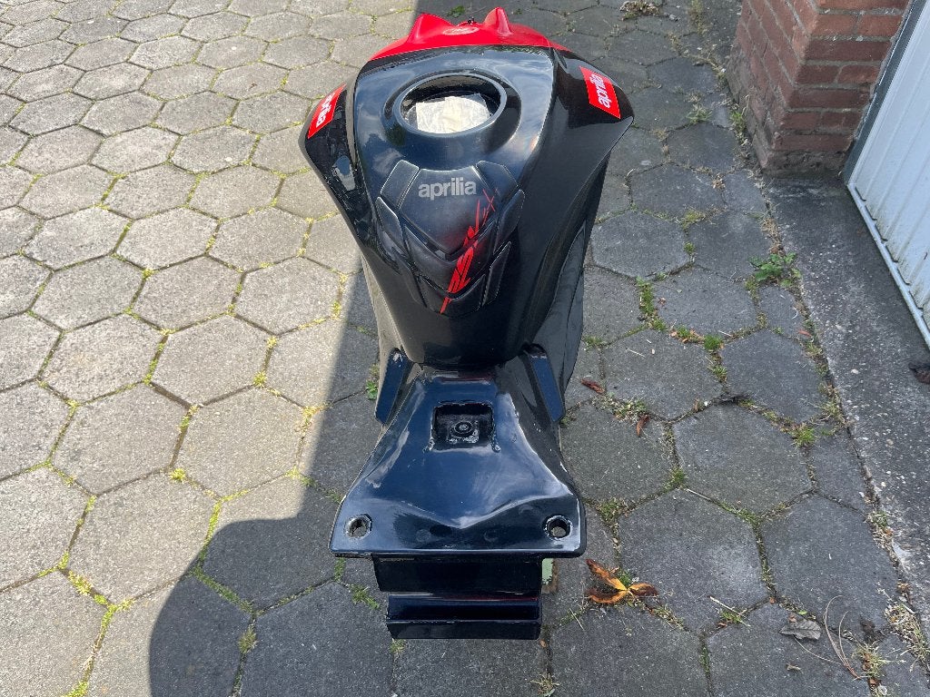 benzinetank, stuurdemper en kabelboom Aprilia rsv4 2009, Motoren, Onderdelen | Overige, Ophalen, Gebruikt