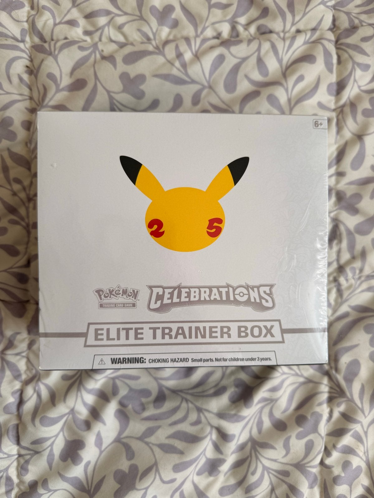 Pokémon Celebrations 25th Elite Trainer Box & Lance's Chariz, Ophalen of Verzenden, Nieuw, Meerdere kaarten