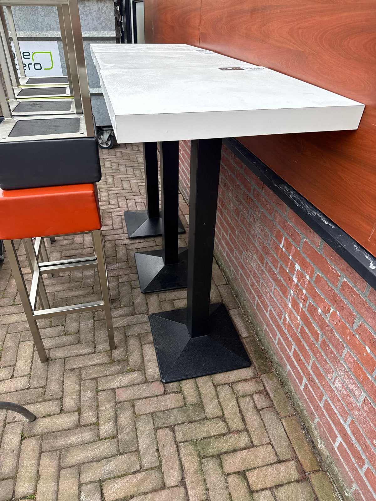 8 barkrukken met 3 hangtafels - Ideaal voor horeca, Huis en Inrichting, Ophalen, Met voetsteun, 90 cm of meer, Gebruikt