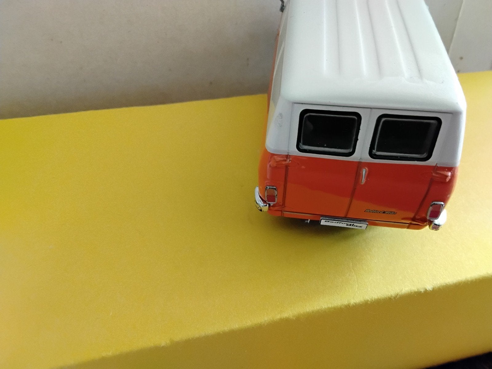 OPEL  BEDFFORD   BLITZ     SCHAAL  1:43, Ophalen of Verzenden, Auto, Overige merken