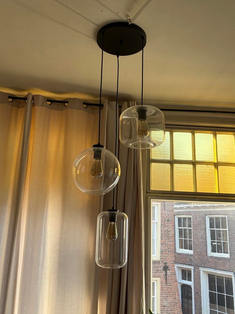 Karwei Hanglamp Lennon, zwart met glazen bollen (excl. licht, Huis en Inrichting, Lampen | Hanglampen, Zo goed als nieuw, 75 cm of meer