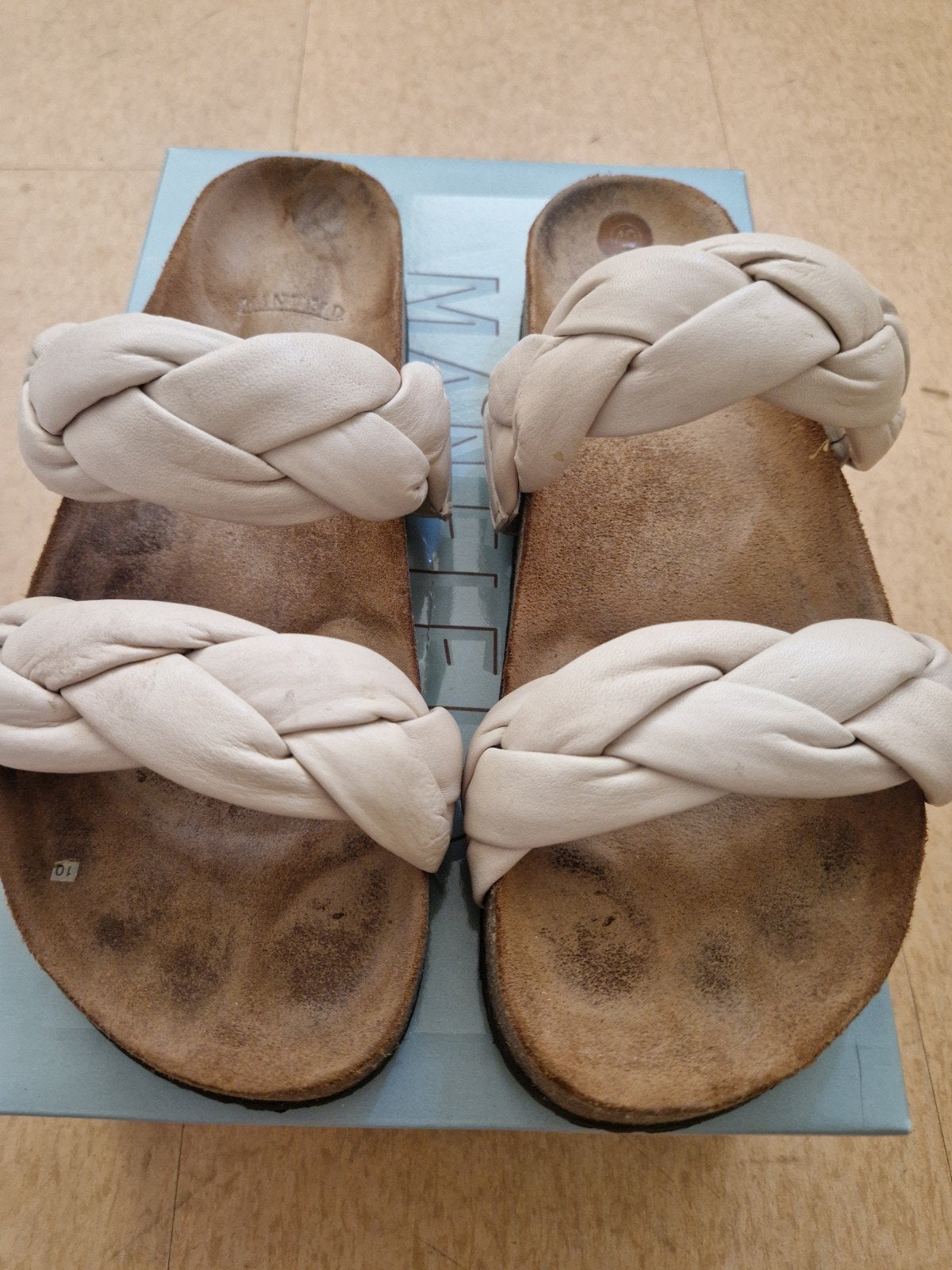 Manfield Slippers maat 40, Beige, Ophalen of Verzenden, Zo goed als nieuw, Manfield