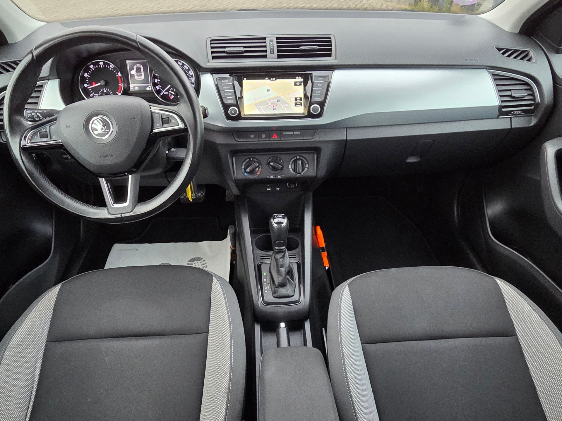Skoda Fabia Combi 1.2 TSI Ambition Business/ VOL OPTIES, Auto's, Dealer onderhouden, Gebruikt, 49 €/maand, Origineel Nederlands