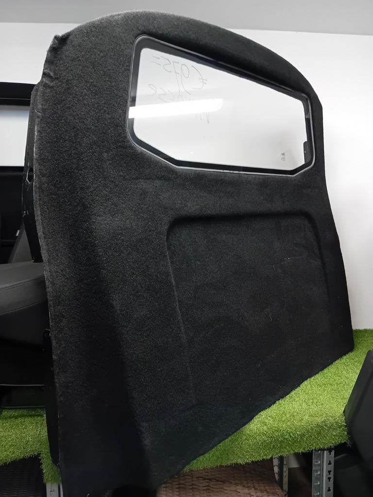 Mercedes V-Klasse tussenschot zwart bekleed