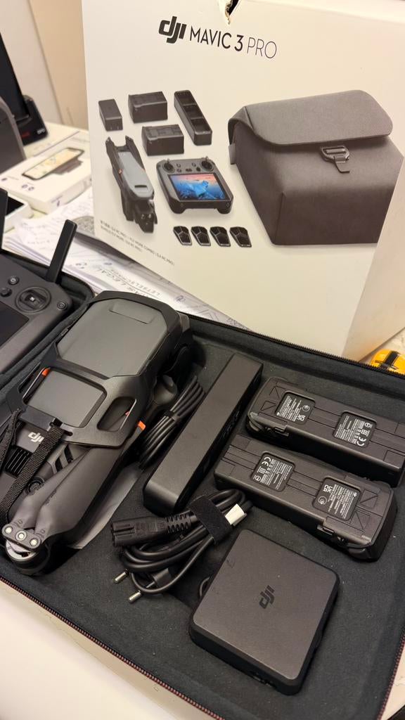 Mavic 3 Pro Fly More Combo met RC Pro, Ophalen, Zo goed als nieuw