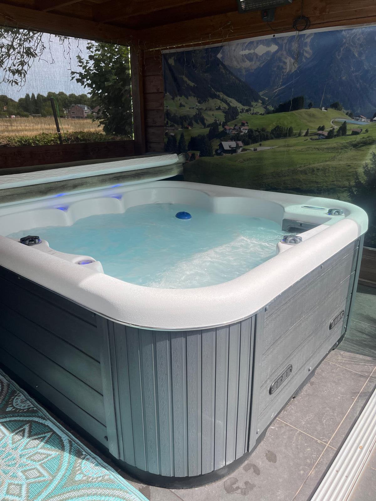 Jacuzzi Spa Mallorca Luxury, Ophalen, Gebruikt, Vast