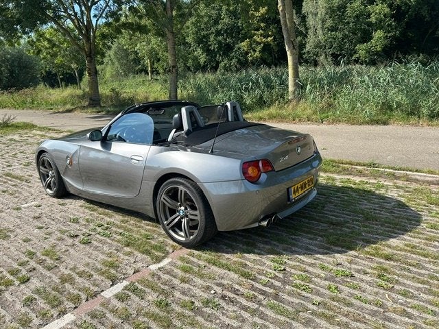 BMW Z4 3.0 I Roadster AUT 2004 Grijs, Auto's, BMW, Achterwielaandrijving, Cabriolet, 75 €/maand, Dealer onderhouden