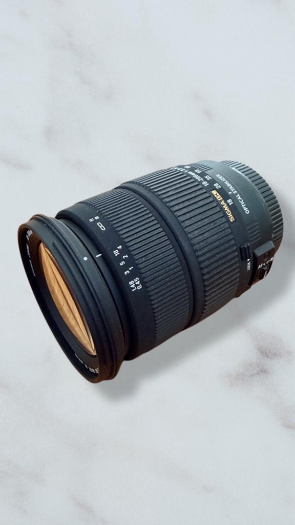 Sigma DC 18-200mm 1:3.5-6.3 OS EF-S zoom lens, Audio, Tv en Foto, Fotografie | Lenzen en Objectieven, Ophalen of Verzenden, Zo goed als nieuw