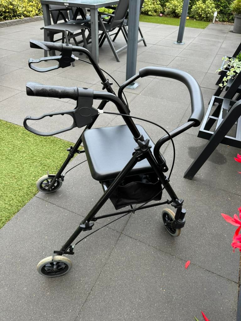 Rollator nieuw opvouwbaar, Diversen, Ophalen, Opvouwbaar, Zo goed als nieuw