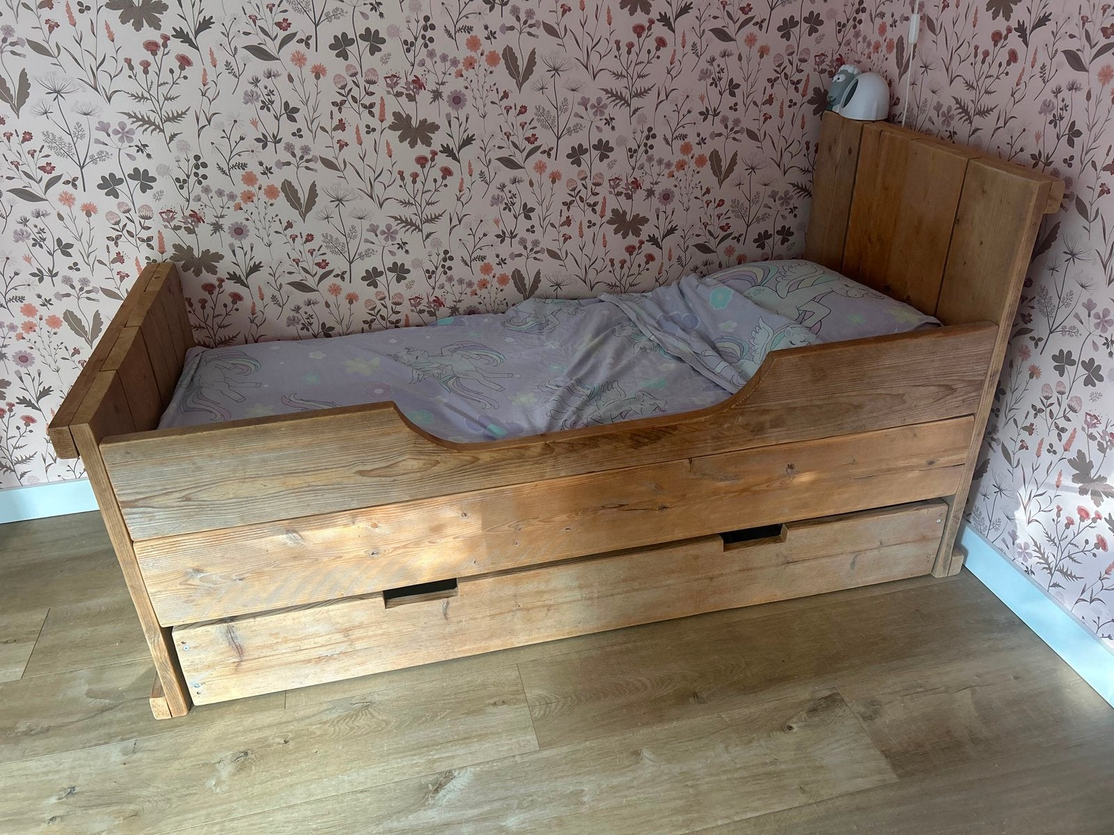 Steigerhout kinderbed met uitschuifbare lade, Ophalen, Gebruikt, 70 tot 85 cm, Matras