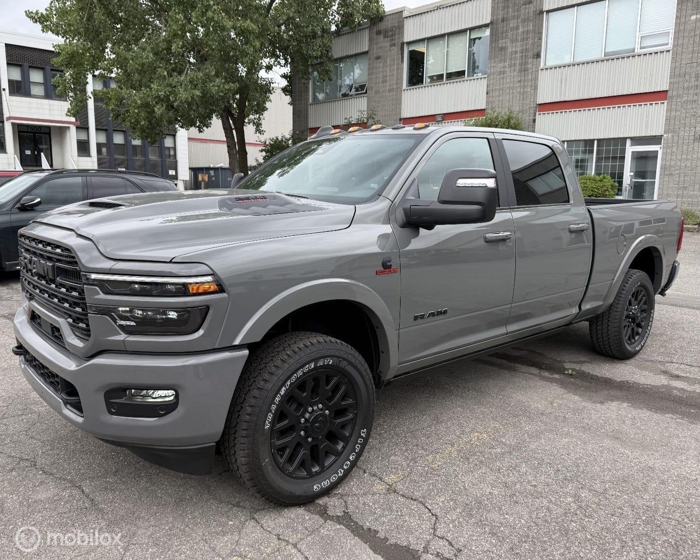 Dodge Ram 2500 Limited 6.7 Cummins 2026 Bpm vrij, Auto's, Automaat, 430 pk, Zwart, RAM 2500