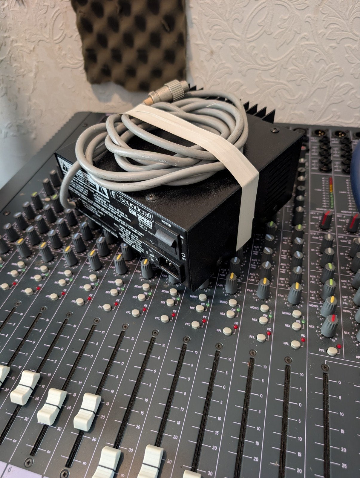 Soundcraft Spirit Live 32 Mengpaneel, Muziek en Instrumenten, Mengpanelen, Ophalen, Gebruikt, 20 kanalen of meer, Microfooningang