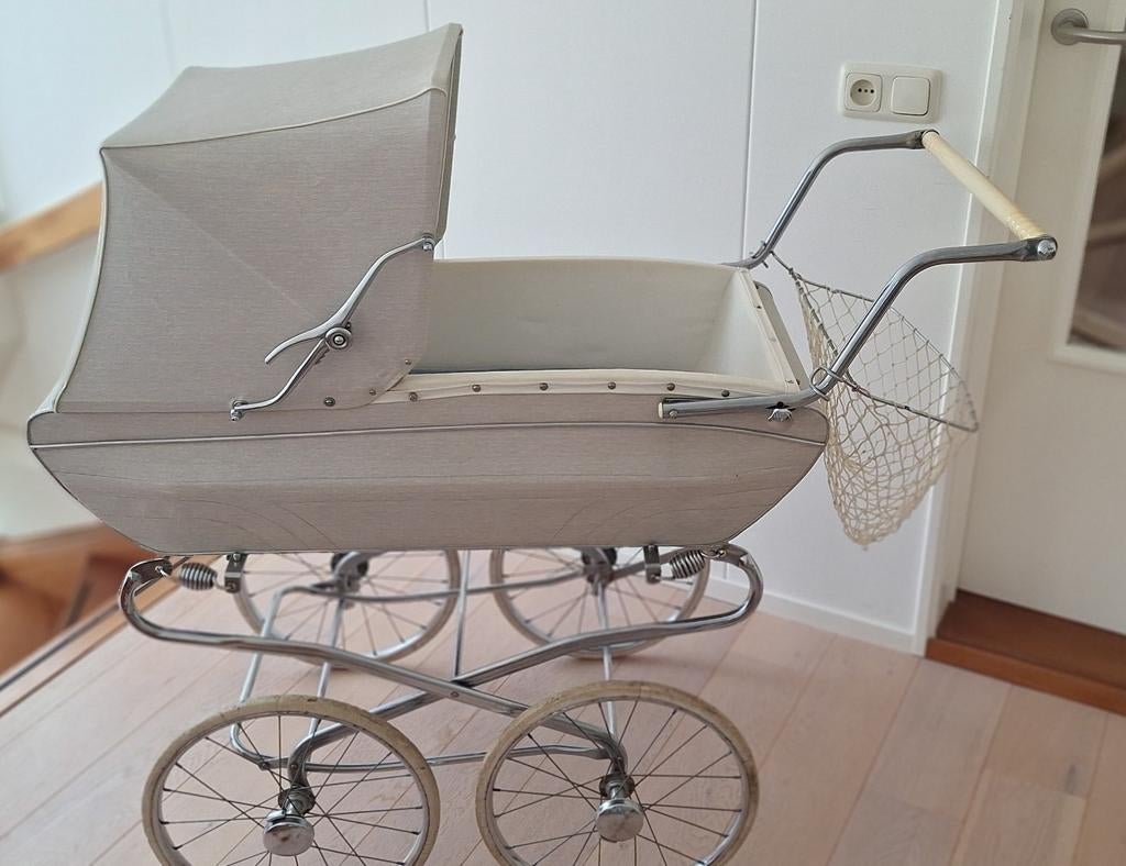 Koelstra kinderwagen, lichtgrijs, begin jaren 60, Kinderen en Baby's, Kinderwagens en Combinaties, Ophalen, Gebruikt, Overige merken