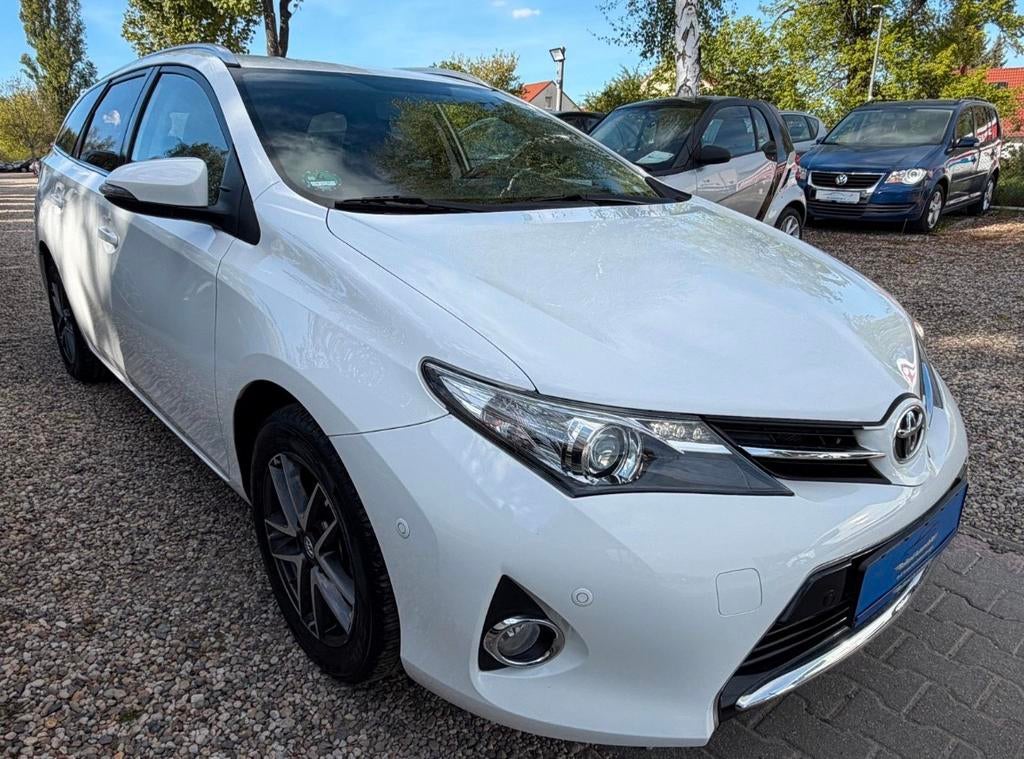 Taxi Toyota auris of tesla te huur/pacht uber huren verhuur