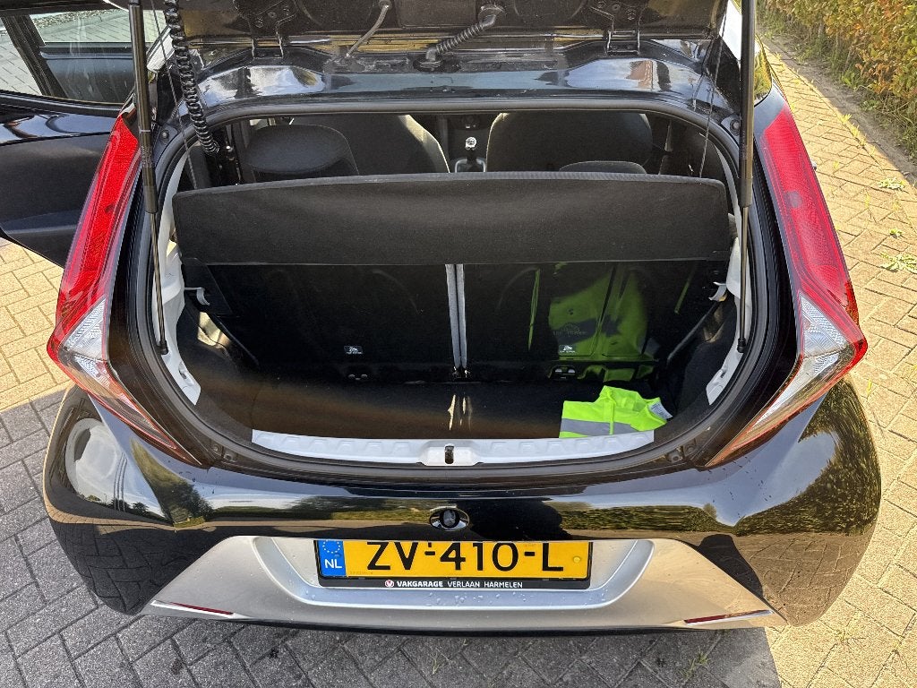 Foto 16 van Toyota Aygo 1.0 Vvt-i 72pk 5D 2019 Zwart