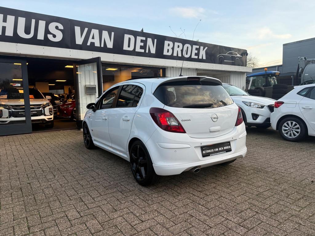 Opel Corsa 1.4-16V OPC-Line|5Deurs|Pano|Cruise|Clima|Stuur+S, Auto's, Voorwielaandrijving, Zwart, 4 cilinders, Wit