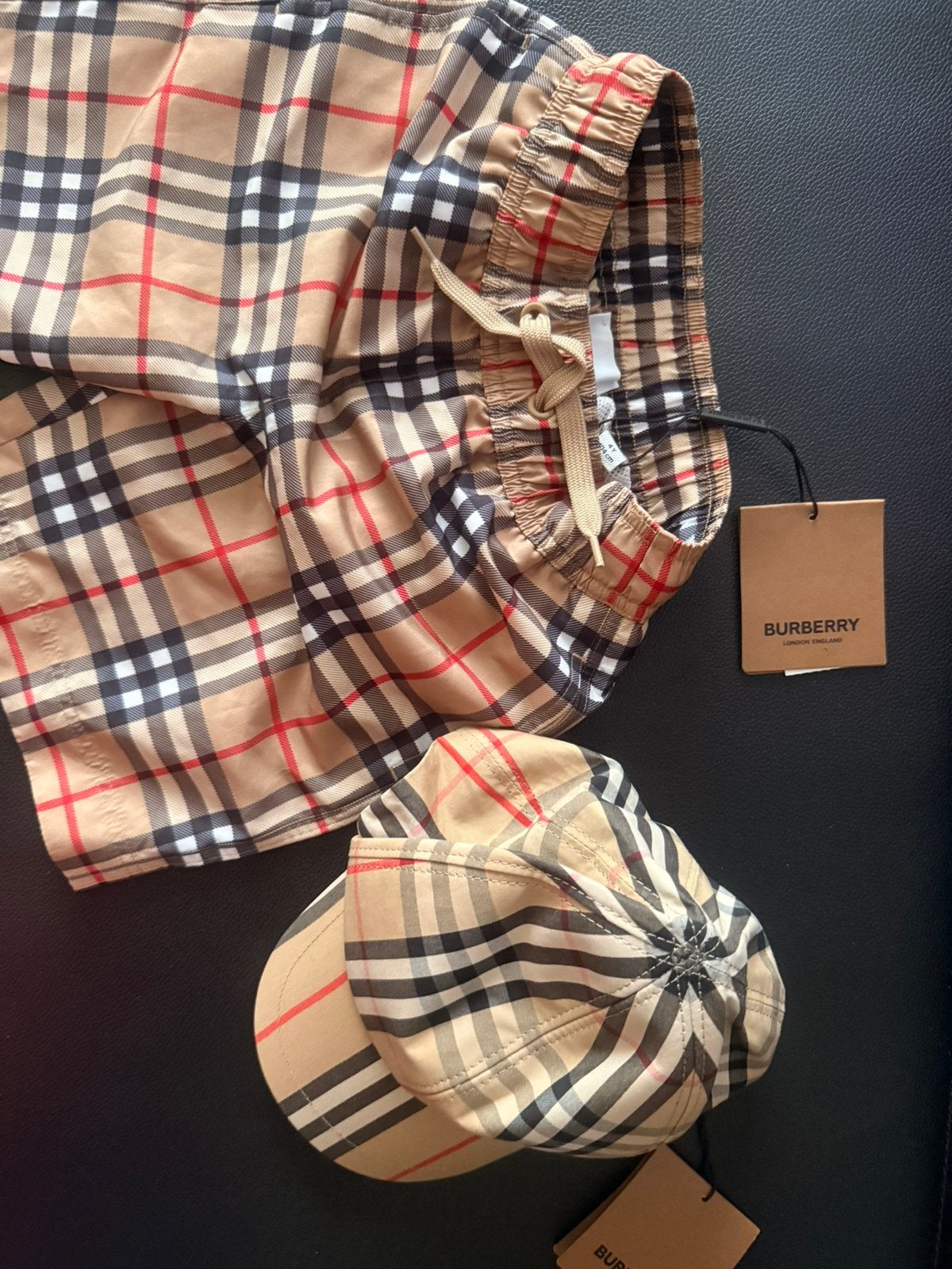 Burberry zwembroek & pet kind 4-6 jr, Ophalen of Verzenden, Overige maten