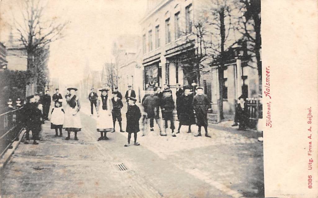 Aalsmeer Zijdstraat met volk 1900, Verzenden, Voor 1920, Ongelopen, Noord-Holland