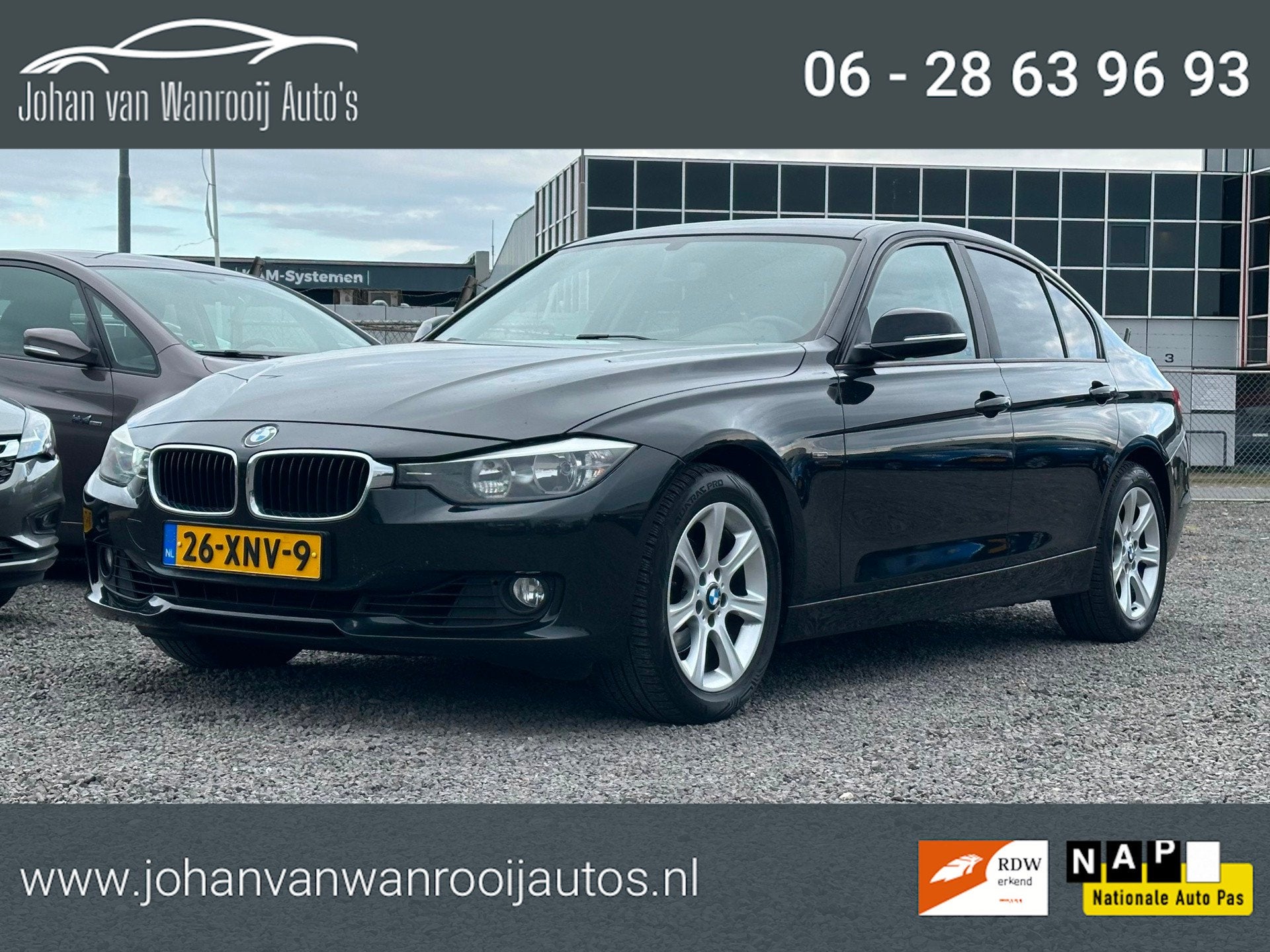 BMW 3-serie 320i Executive/AIRCO/AUTOMAAT/NW APK, Automaat, Euro 5, Gebruikt, Zwart