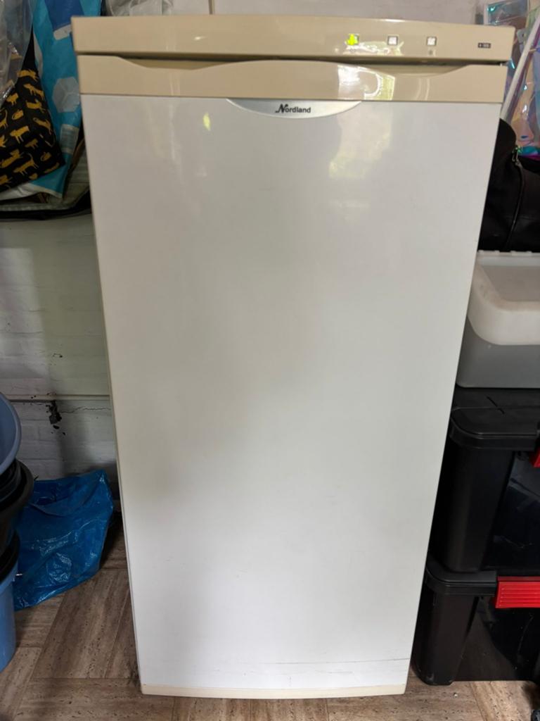 Diepvries merk Nordland, Witgoed en Apparatuur, Vriezers en Diepvrieskisten, Gebruikt, 120 tot 140 cm, Minder dan 60 cm, Vrijstaand