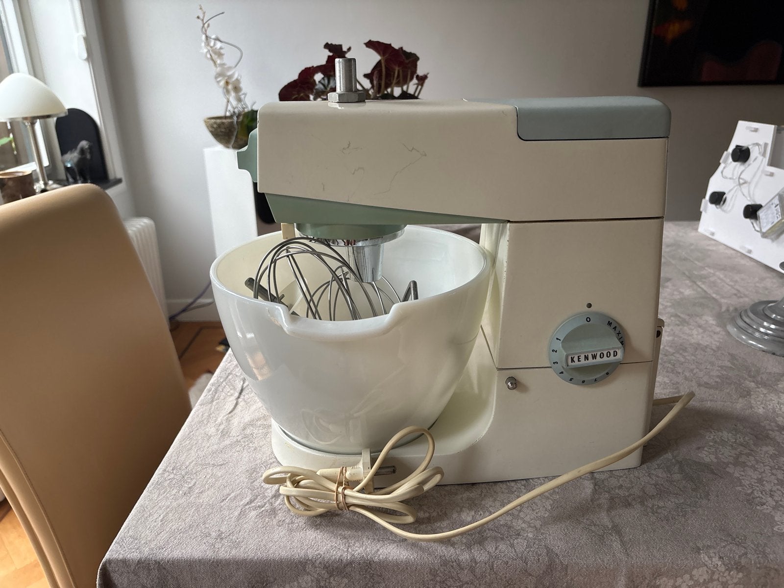 Vintage Kenwood Chef A701A keukenmachine met accessoires, Witgoed en Apparatuur, 4 liter of meer, Ophalen of Verzenden, Gebruikt