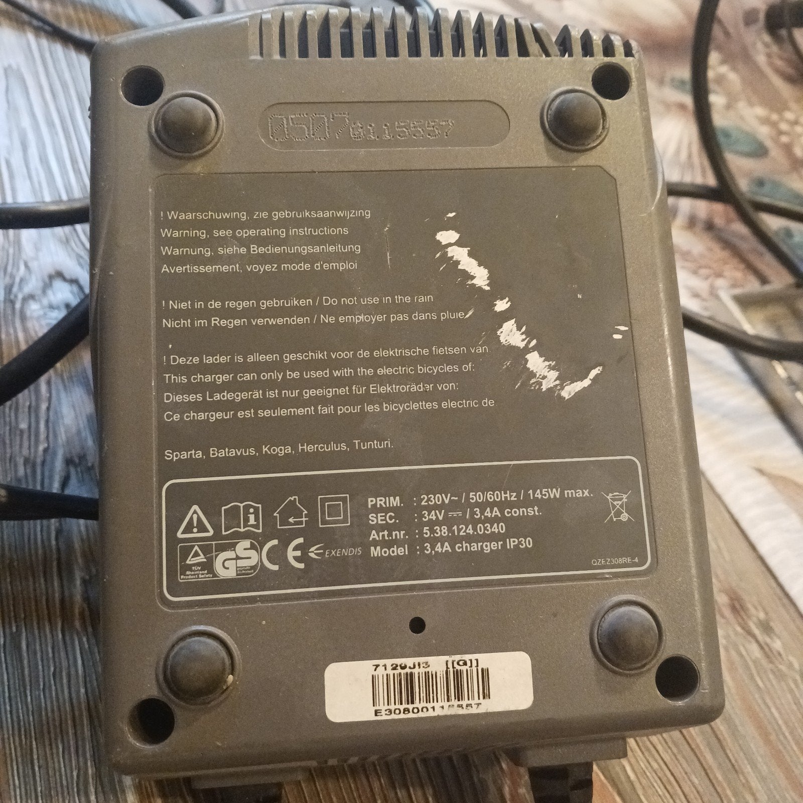 2 opladers voor elektrische fiets. 50 euro samen
