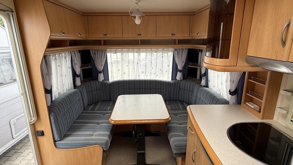 Hobby De luxe Easy 540 UK bouwjaar 2004 met voortent, Overige typen, Serviceluik, Hobby, Bedrijf