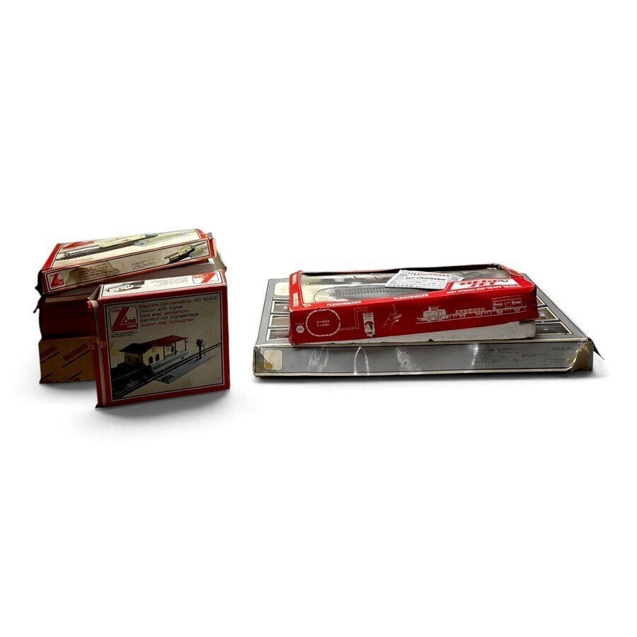Lot met treinen, rails en diversen, Ophalen of Verzenden, Rechthoekig, Minder dan 50 cm