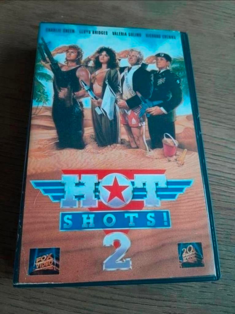 Hot Shots 2 videoband. Charlie Sheen., Vanaf 12 jaar, Ophalen of Verzenden, Gebruikt, Komedie