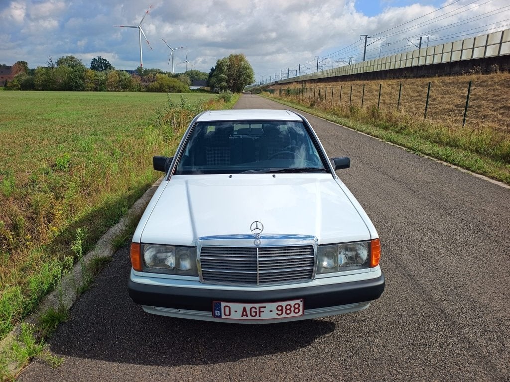 Mercedes 190e, Automaat, Dealer onderhouden, 118 pk, Wit