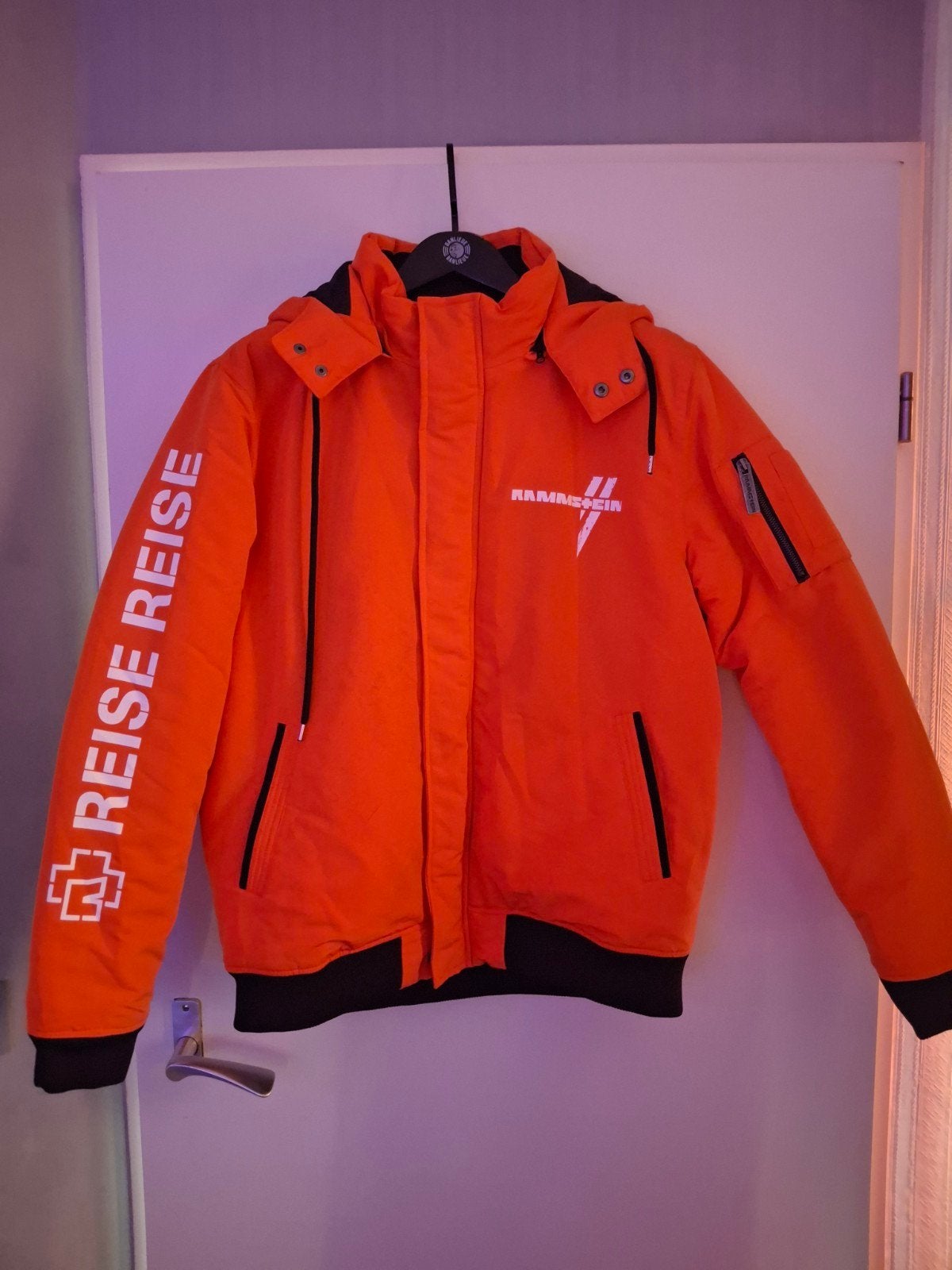 Rammstein bomberjack XL – officieel merchandise – nieuw!, Kleding | Heren, Ophalen of Verzenden, Nieuw, Maat 56/58 (XL), Oranje