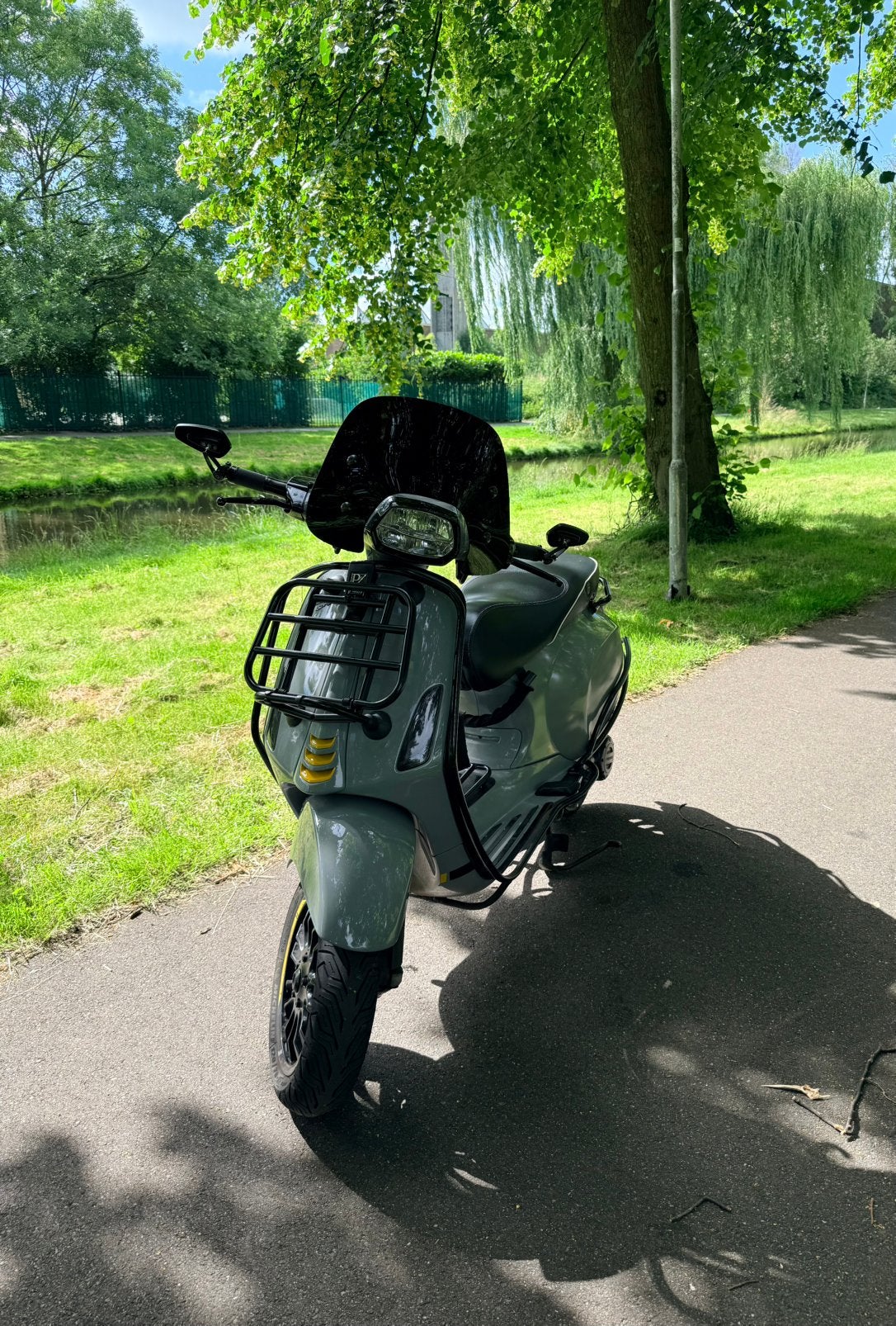 Vespa Sprint 80cc 2020, Fietsen en Brommers, Scooters | Vespa, Ophalen, Maximaal 45 km/u, Vespa S, Zo goed als nieuw