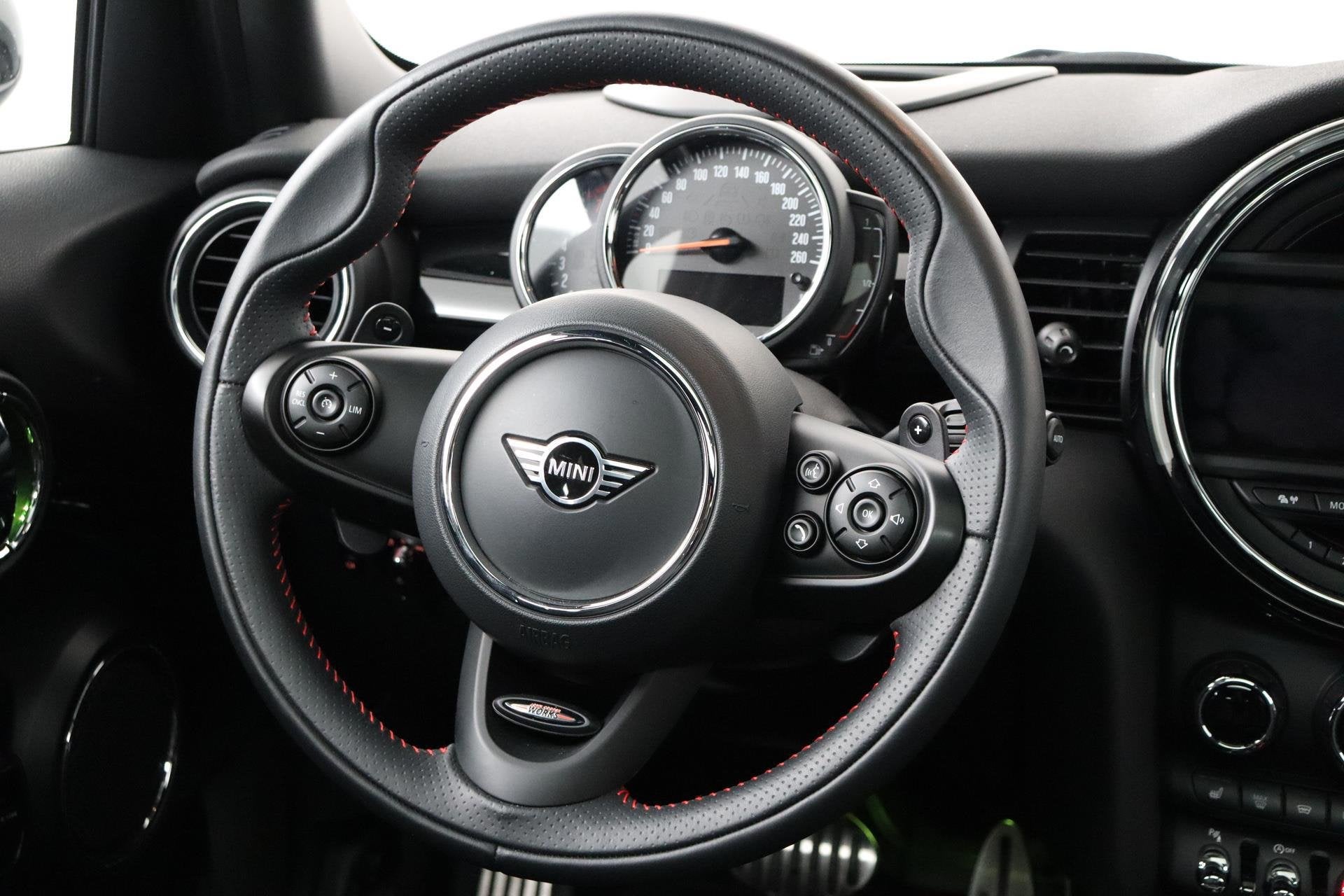 Mini Mini 2.0 Cooper S Chili JCW Pakket (PANORAMADAK DEALER, 1998 cc, Gebruikt, Zwart, Leder