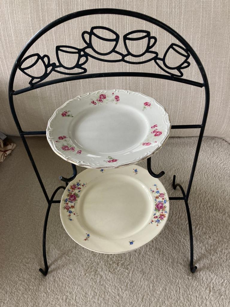 Etagere met twee brocante bordjes, Huis en Inrichting, Woonaccessoires | Etagères, Ophalen of Verzenden, Gebruikt