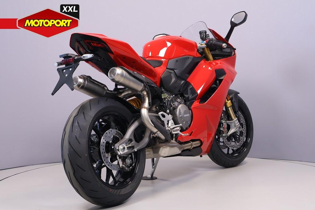 Ducati Panigale V2 S, Bedrijf, Sport