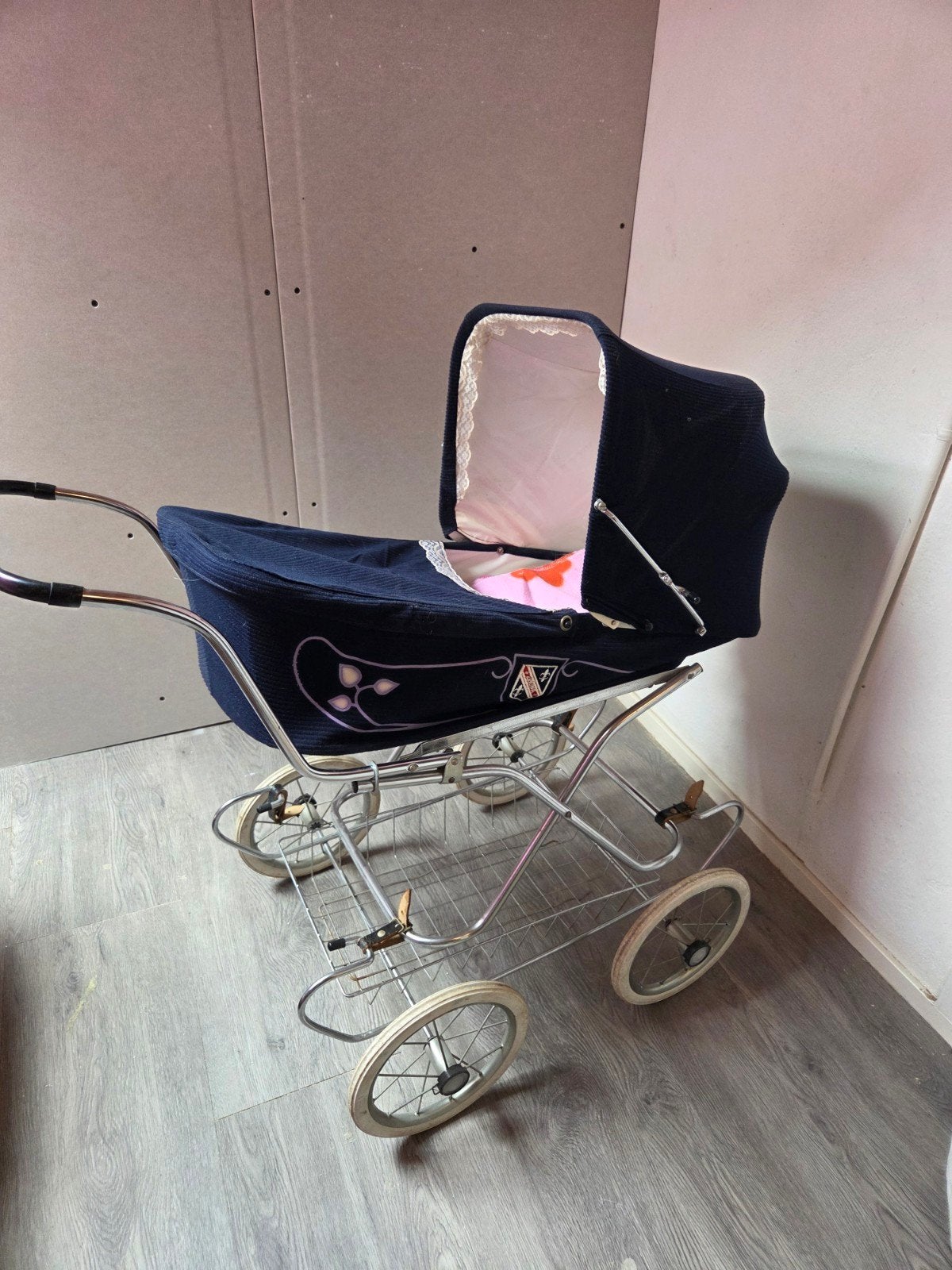 Vintage poppenwagen - Blauw ribfluweel, Ophalen, Gebruikt, Babypop