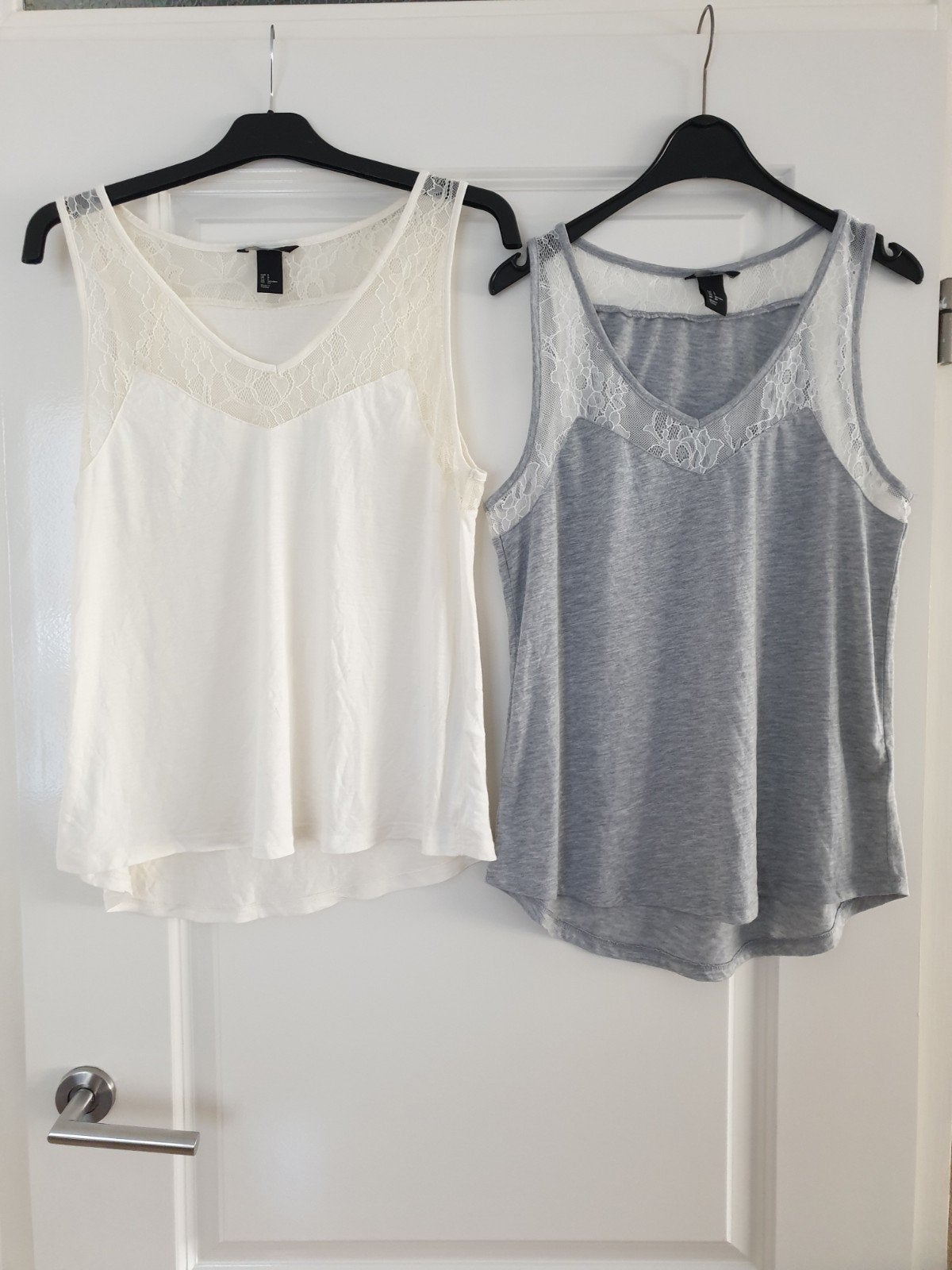 Top grijs en gebroken wit met kant maat S H&M
Nieuw, beide z, H&M, Wit, Nieuw, Ophalen of Verzenden