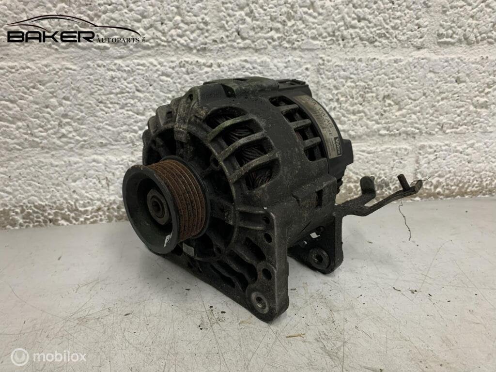 Dynamo Volkswagen Polo 9N ('01-'05) 03D903025E, Gebruikt, Volkswagen, Ophalen of Verzenden, Volkswagen