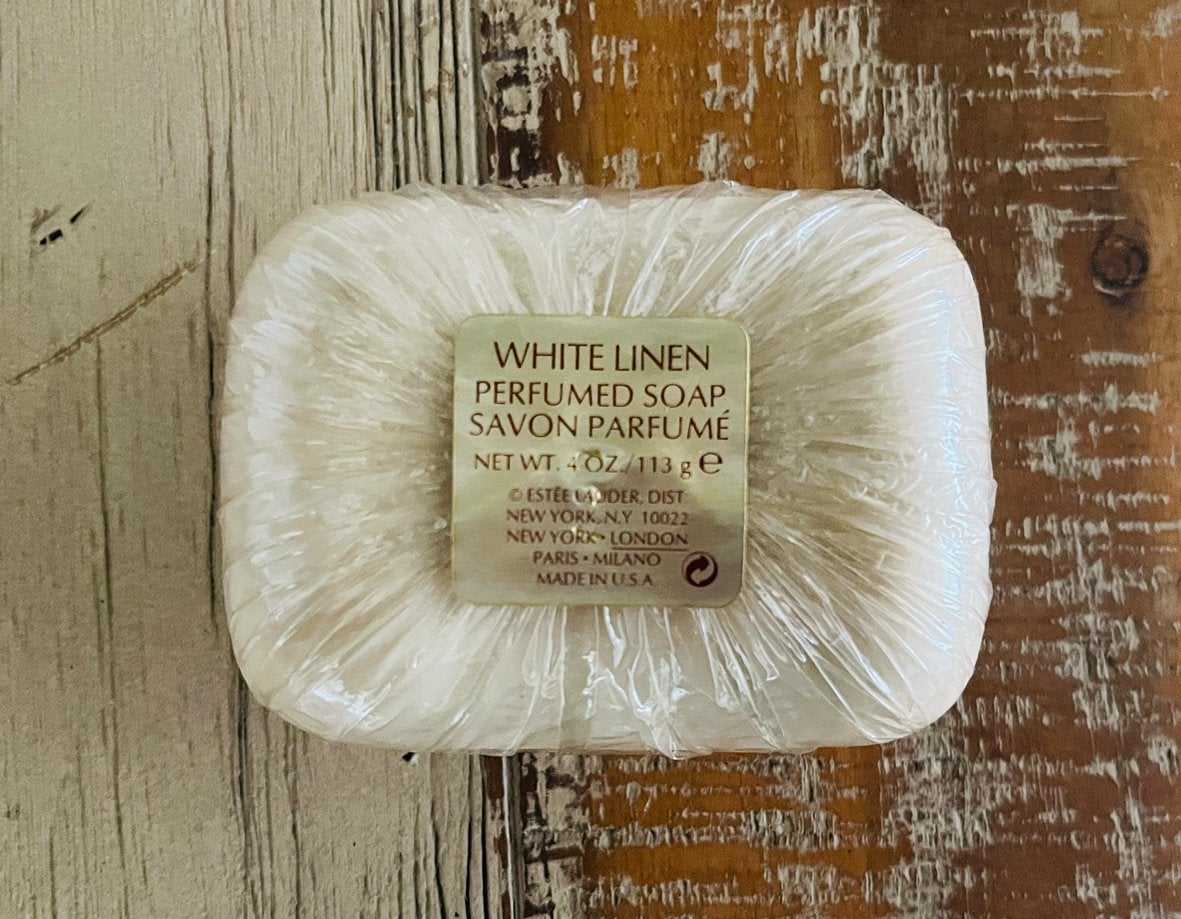 Estée Lauder White Linen geparfumeerde zeep+box Topconditie, Ophalen of Verzenden, Nieuw, Bad & Douche