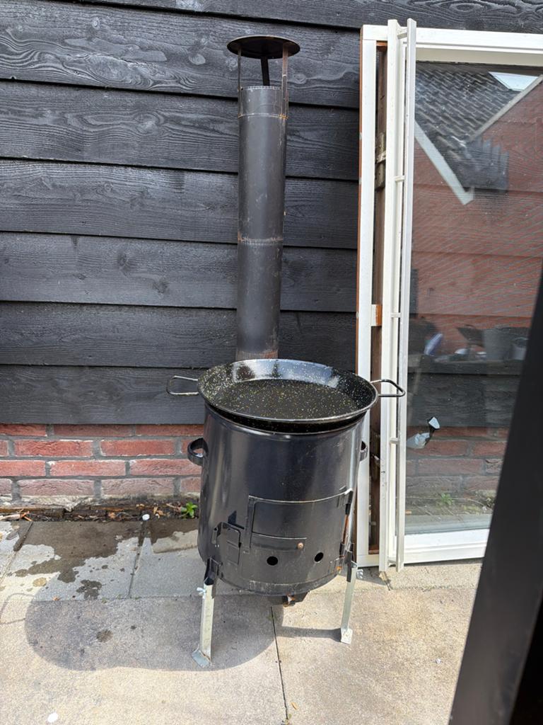 Buitenkachel met BBQ functie en Pan, Ophalen, Gebruikt
