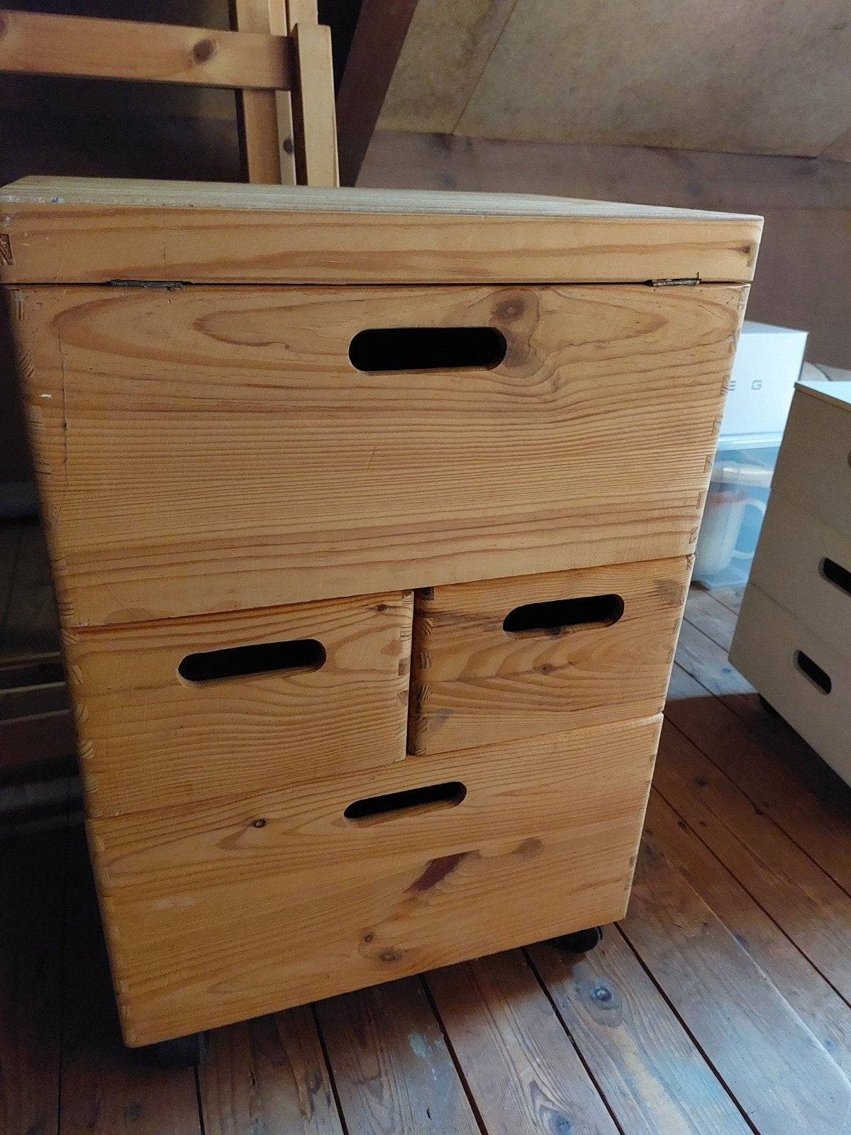 Houten opbergboxen op wieltjes, grenenhout, Ophalen, Gebruikt, 50 tot 100 cm, 75 – 100