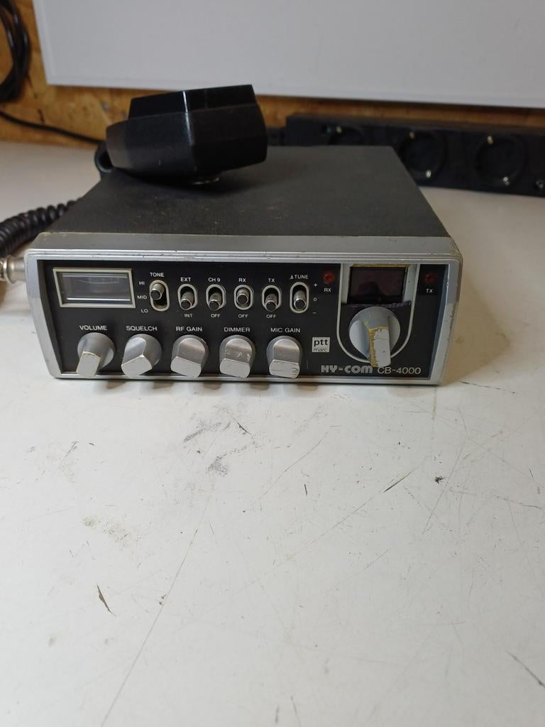 Hy-Com CB-4000 Transceiver 27mc bakkie met microfoon
