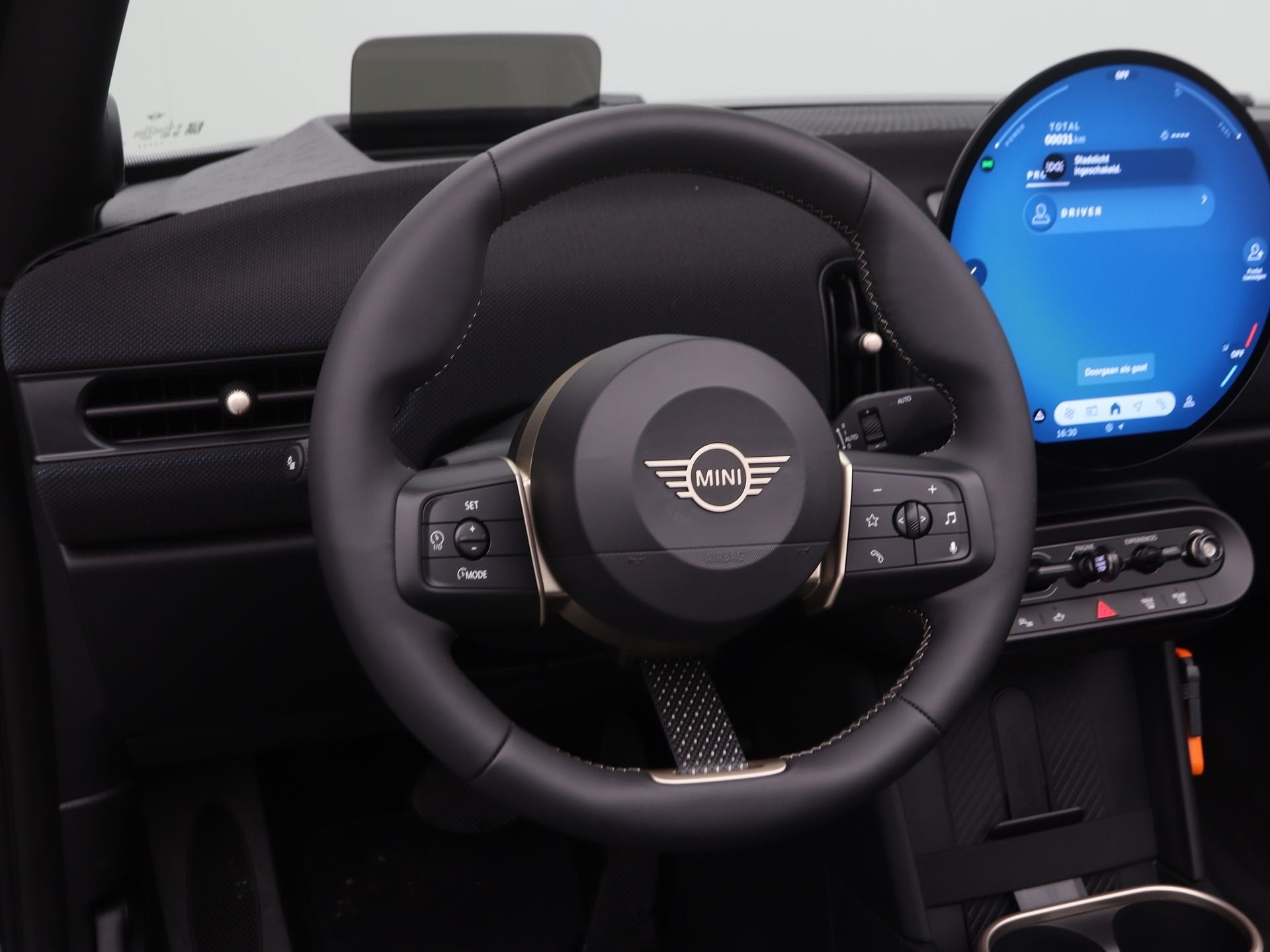 MINI Cabrio Cooper C Classic Pakket L PRIVATE LEASE EUR 656,, 1998 cc, 15 km/l, Zwart, Cabriolet