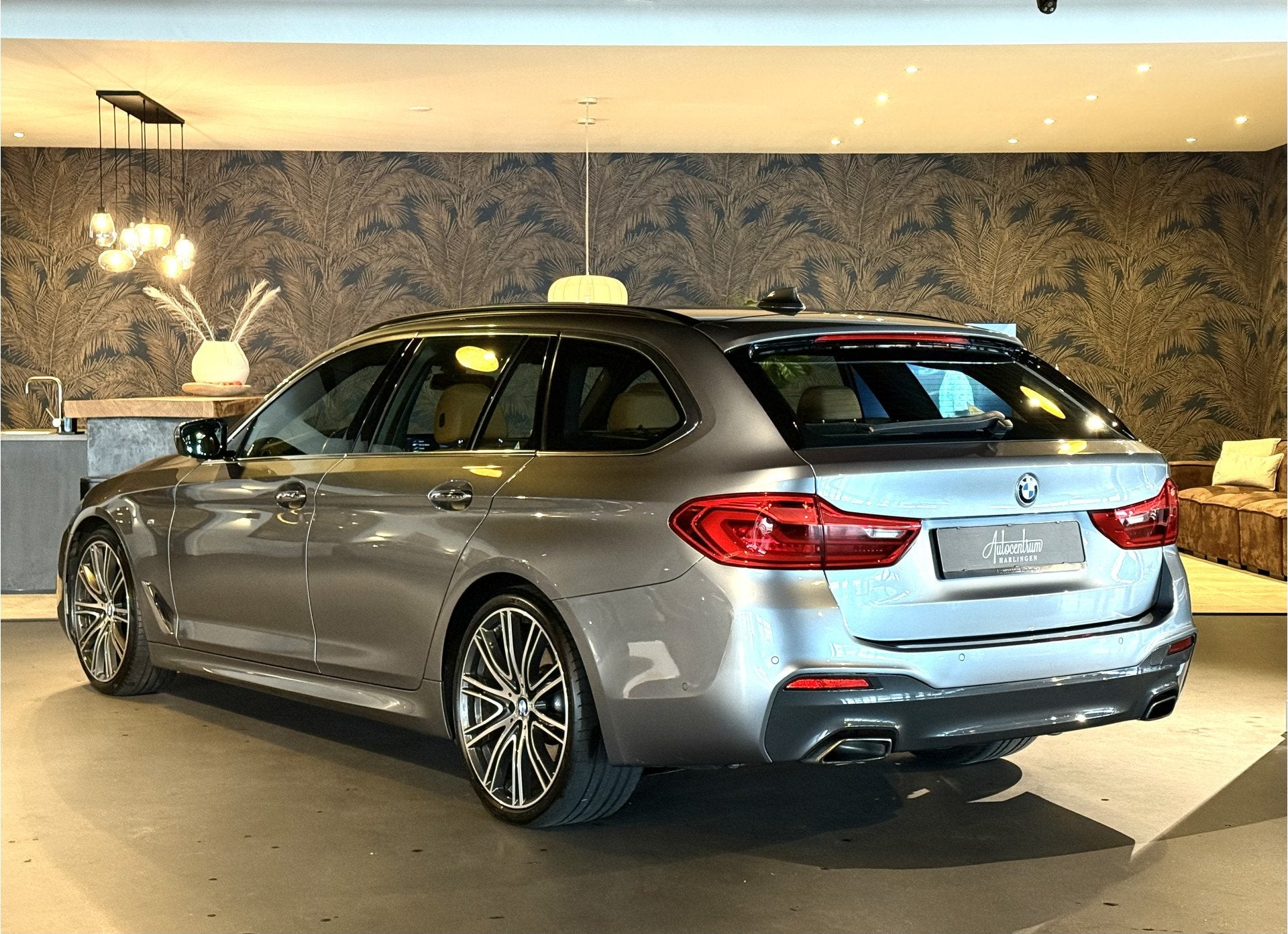 BMW 5 Serie Touring 520i M-Sportpakket I 20" I Pano I Head-U, Auto's, 1998 cc, Achterwielaandrijving, Gebruikt, Euro 6