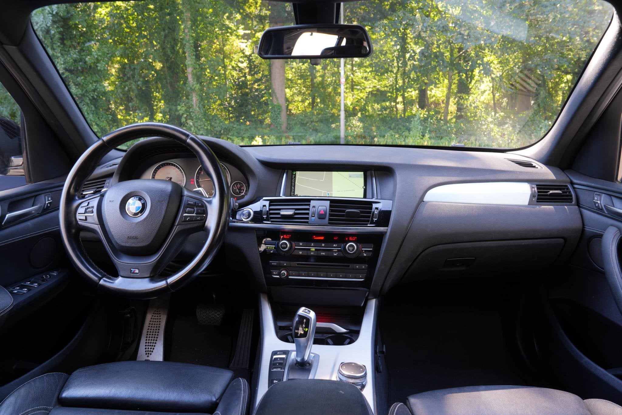 Foto 7 van BMW X3 xDrive20i M-Sport | Panorama | Trekhaak | Leder | Nav
