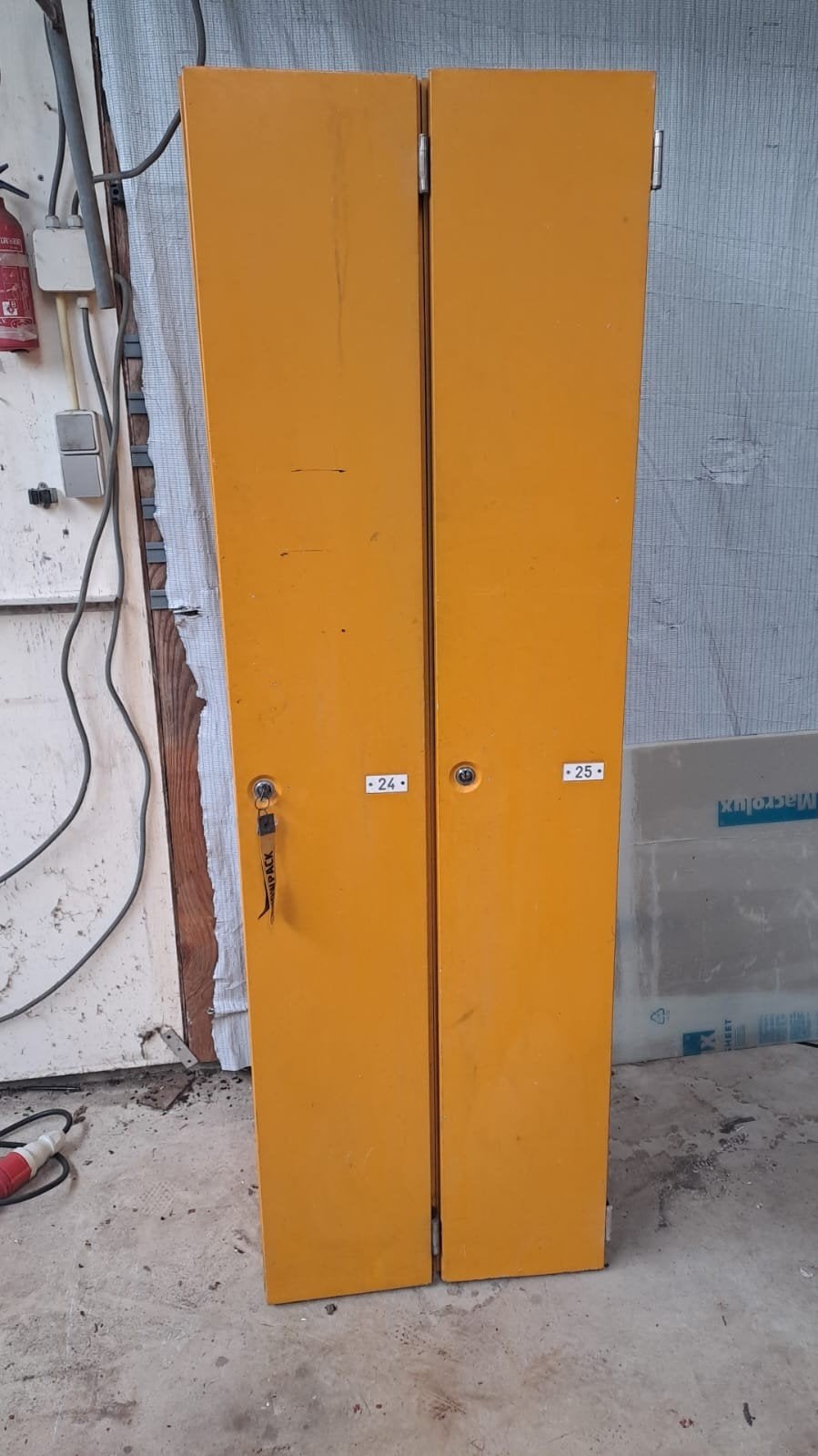 stalen lockerkast / garderobekast, Ophalen, Gebruikt, Industrieel