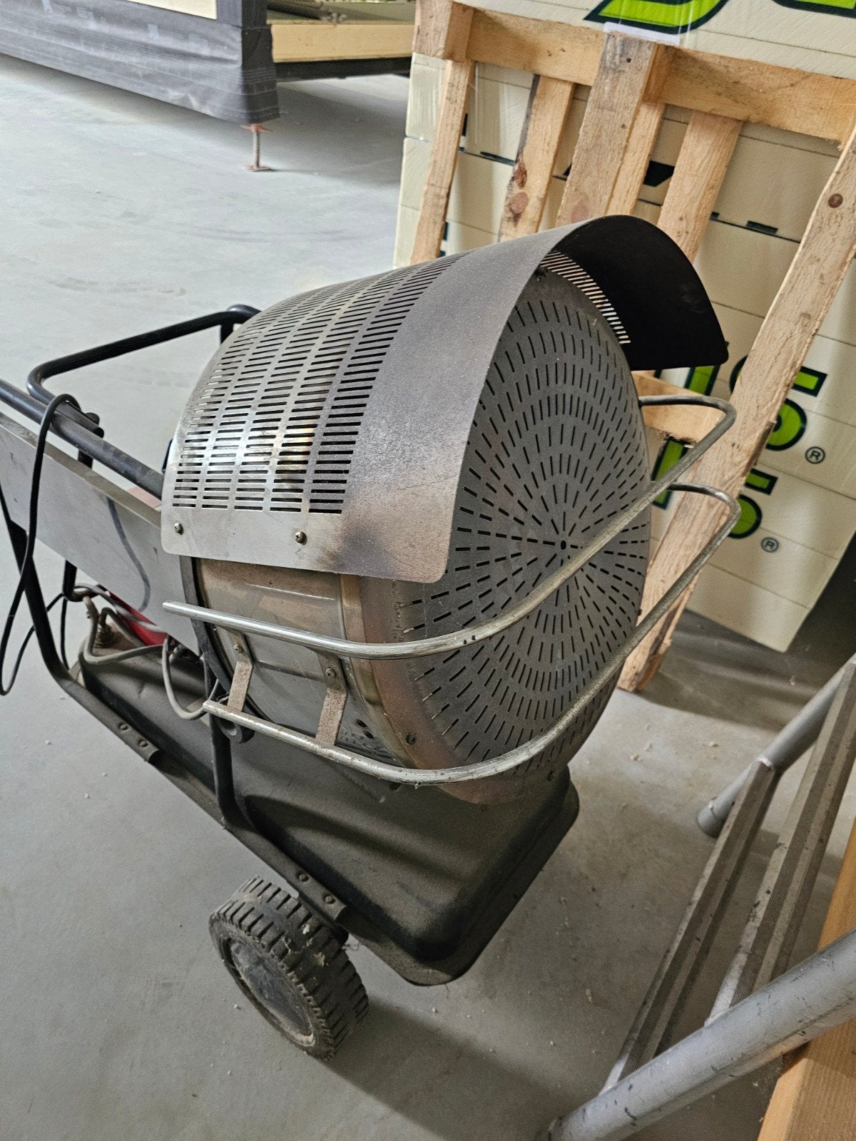Diesel heater 38kW - Nieuwe nozzle nodig, Ophalen, Gebruikt, Kachel