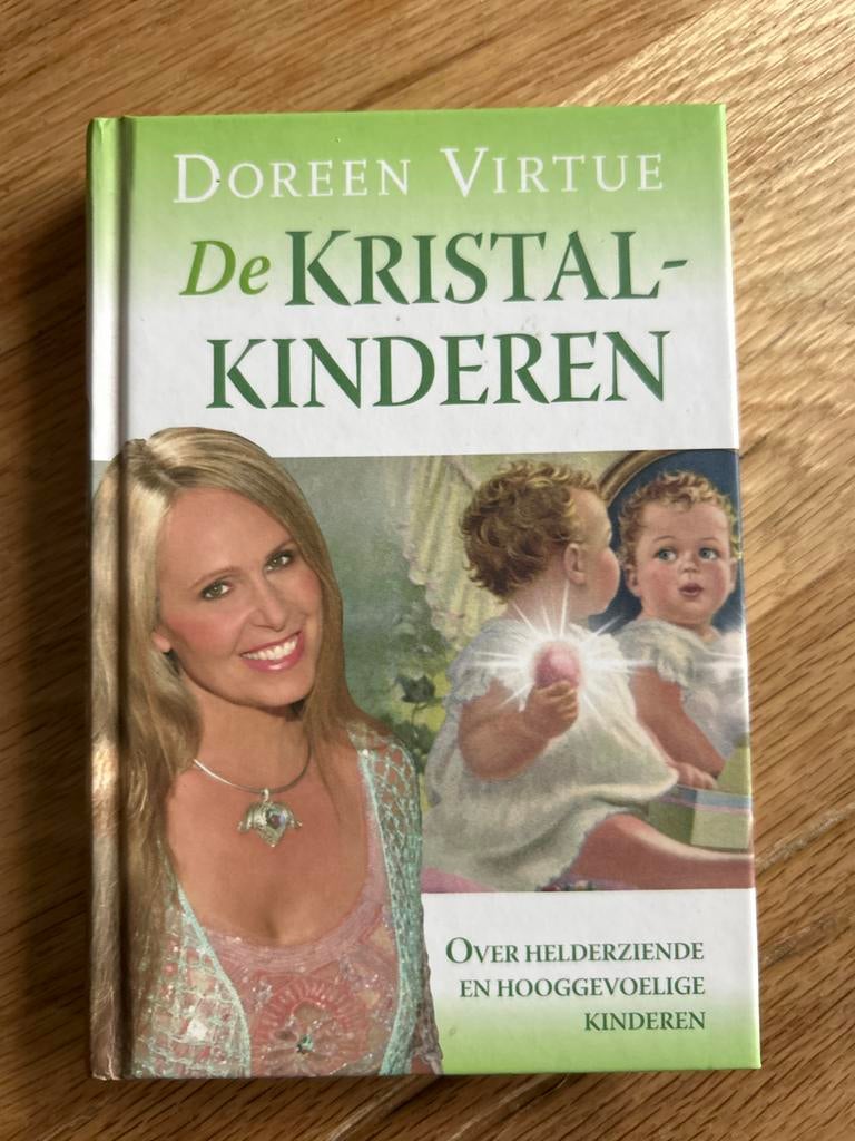 De Kristalkinderen - Doreen Virtue (Over helderziende kinder, Boeken, Streekboeken en Streekromans, Ophalen of Verzenden, Zo goed als nieuw